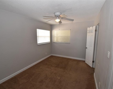 220 6th Avenue N - Photo Thumbnail 13