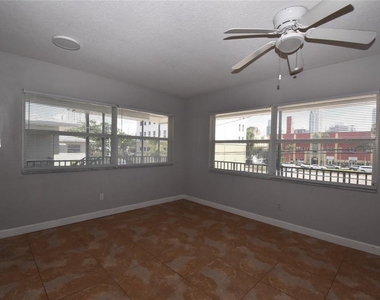220 6th Avenue N - Photo Thumbnail 11
