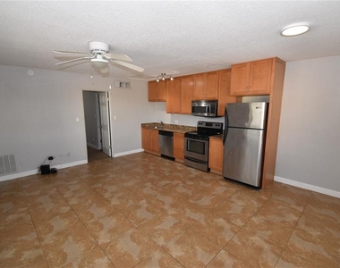 220 6th Avenue N - Photo Thumbnail 10