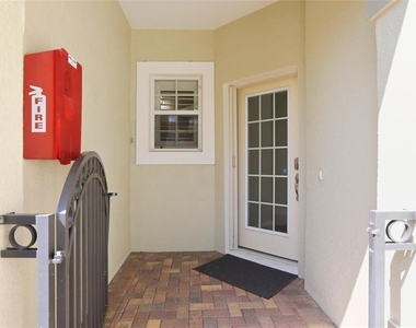 8142 Miramar Way - Photo Thumbnail 5