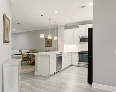 8142 Miramar Way - Photo Thumbnail 7
