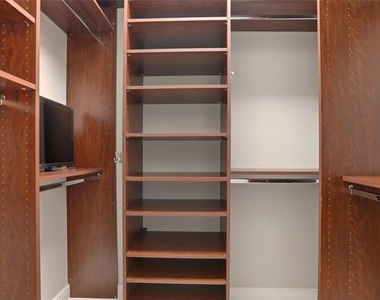 8142 Miramar Way - Photo Thumbnail 16