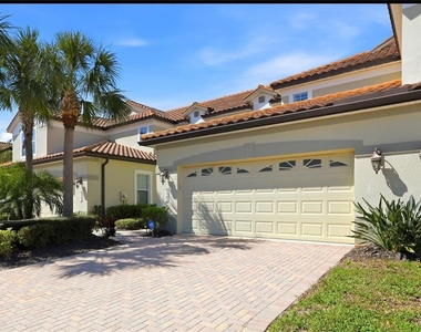 8142 Miramar Way - Photo Thumbnail 2