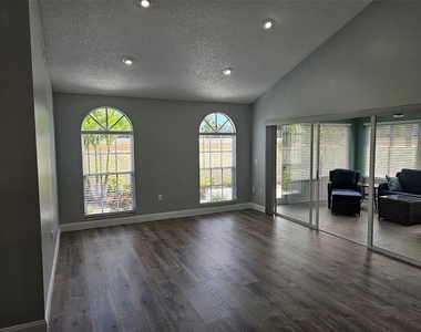 3625 57th Avenue Drive W - Photo Thumbnail 2