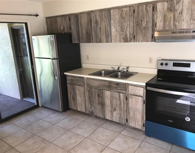 2806 46th Avenue Drive W - Photo Thumbnail 3