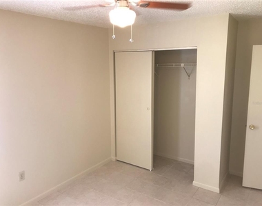 2806 46th Avenue Drive W - Photo Thumbnail 8