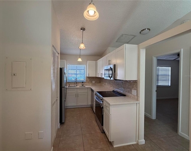 2926 63rd Street W - Photo Thumbnail 5