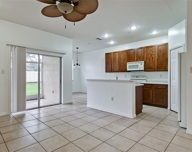 3497 Parkridge Circle - Photo Thumbnail 4
