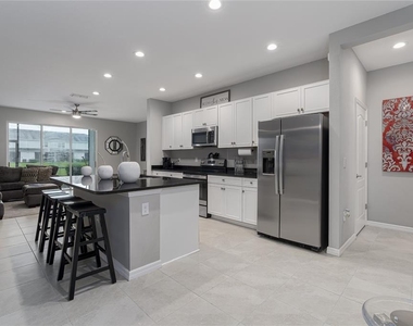 8518 Canyon Creek Trail - Photo Thumbnail 4