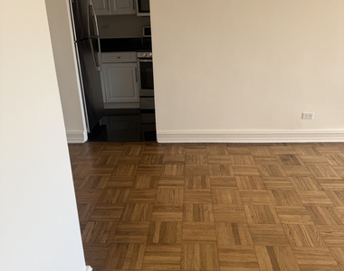 888 8th Avenue - Photo Thumbnail 5