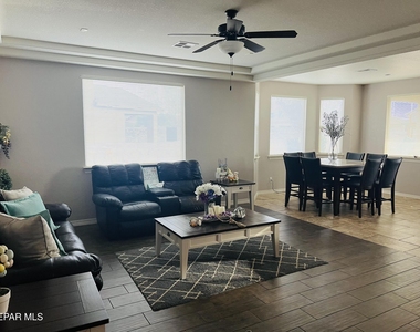 1409 Kimsha Drive - Photo Thumbnail 5