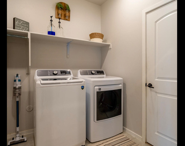 1056 Summer Breeze Place - Photo Thumbnail 13