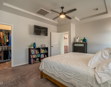 1056 Summer Breeze Place - Photo Thumbnail 15