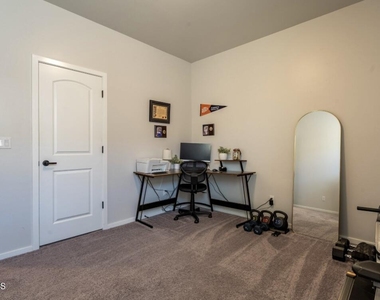 1056 Summer Breeze Place - Photo Thumbnail 22
