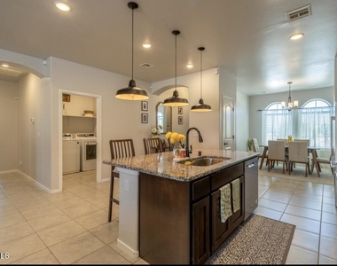 1056 Summer Breeze Place - Photo Thumbnail 8