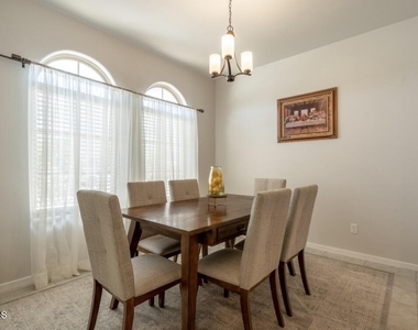 1056 Summer Breeze Place - Photo Thumbnail 4
