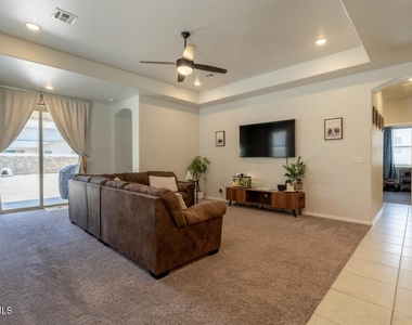 1056 Summer Breeze Place - Photo Thumbnail 11