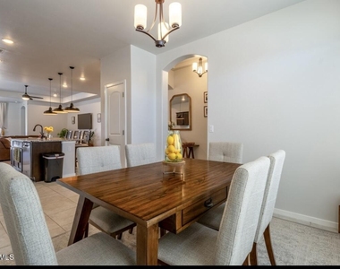 1056 Summer Breeze Place - Photo Thumbnail 5