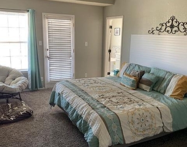 7401 Plaza Taurina Drive - Photo Thumbnail 13