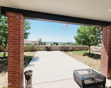 7401 Plaza Taurina Drive - Photo Thumbnail 22