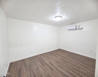 363 Ontiveros Street - Photo Thumbnail 8