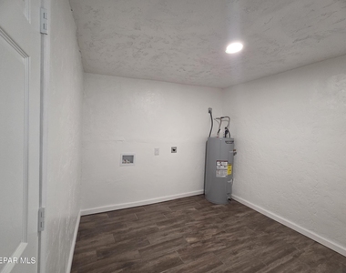 363 Ontiveros Street - Photo Thumbnail 15