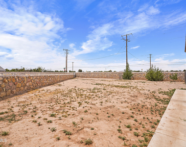 618 Rafael Marmolejo Street - Photo Thumbnail 5