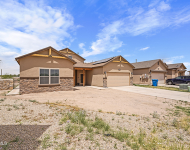 618 Rafael Marmolejo Street - Photo Thumbnail 2