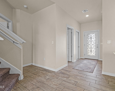 618 Rafael Marmolejo Street - Photo Thumbnail 6