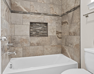 618 Rafael Marmolejo Street - Photo Thumbnail 14