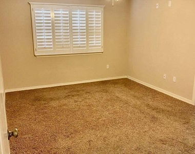 7334 Prickley Pear Drive - Photo Thumbnail 12