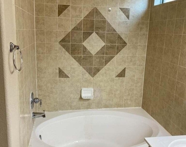 7334 Prickley Pear Drive - Photo Thumbnail 15
