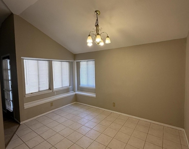 741 Villa Vanessa Drive - Photo Thumbnail 3