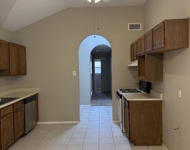 741 Villa Vanessa Drive - Photo Thumbnail 5