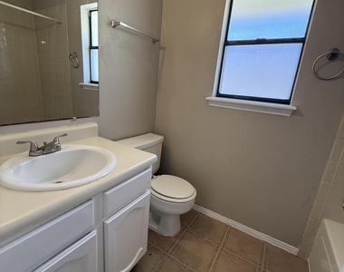 741 Villa Vanessa Drive - Photo Thumbnail 10