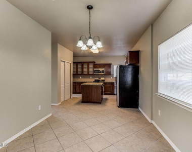 11296 Bullseye Street - Photo Thumbnail 3