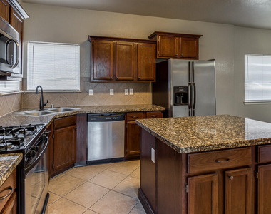 11296 Bullseye Street - Photo Thumbnail 9