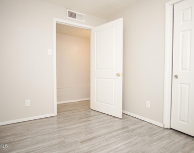 411 Dodge Road - Photo Thumbnail 7