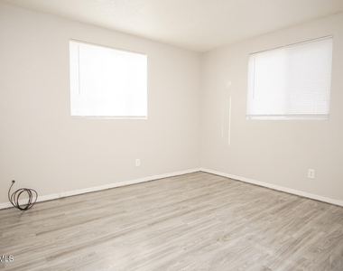 411 Dodge Road - Photo Thumbnail 8