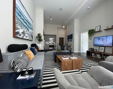 900 Pacific Street - Photo Thumbnail 4