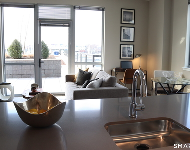 880 Pacific Street - Photo Thumbnail 5