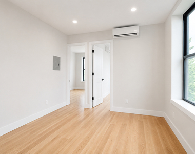 483 Evergreen Avenue - Photo Thumbnail 5