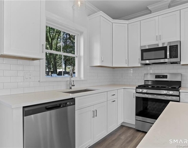 348 Halley Avenue - Photo Thumbnail 4