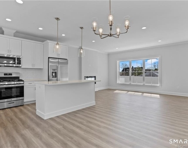348 Halley Avenue - Photo Thumbnail 5