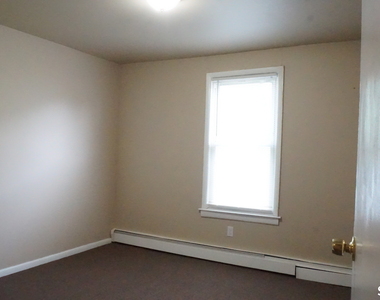 136 Sherman Street - Photo Thumbnail 16