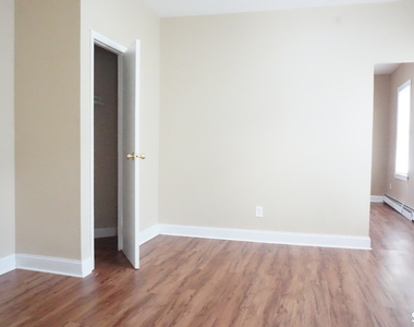 136 Sherman Street - Photo Thumbnail 4