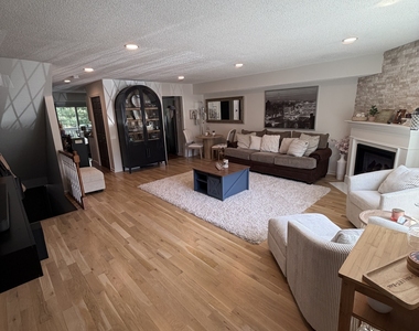 20 Wolf Hill Road - Photo Thumbnail 3