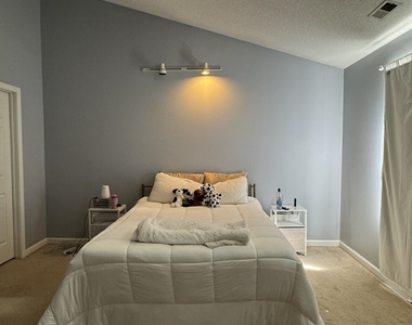 3409 Whitney Avenue - Photo Thumbnail 11