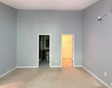 3409 Whitney Avenue - Photo Thumbnail 12