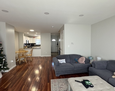 3409 Whitney Avenue - Photo Thumbnail 9